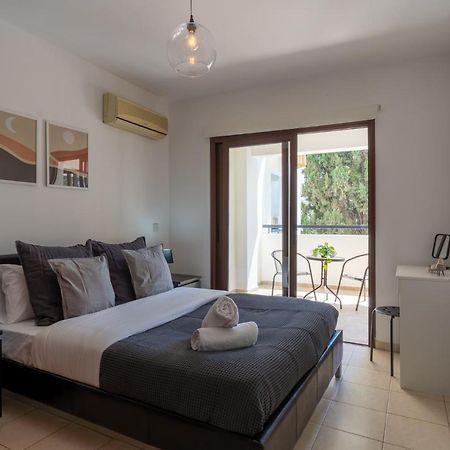 Mia 1-Bedroom Apartment In Larnaca Ngoại thất bức ảnh
