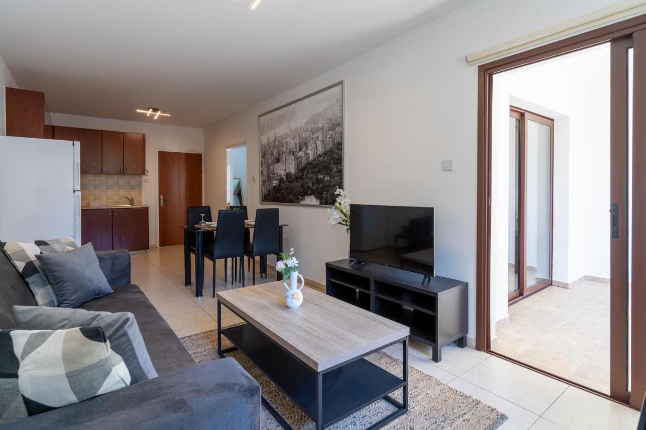 Mia 1-Bedroom Apartment In Larnaca Ngoại thất bức ảnh