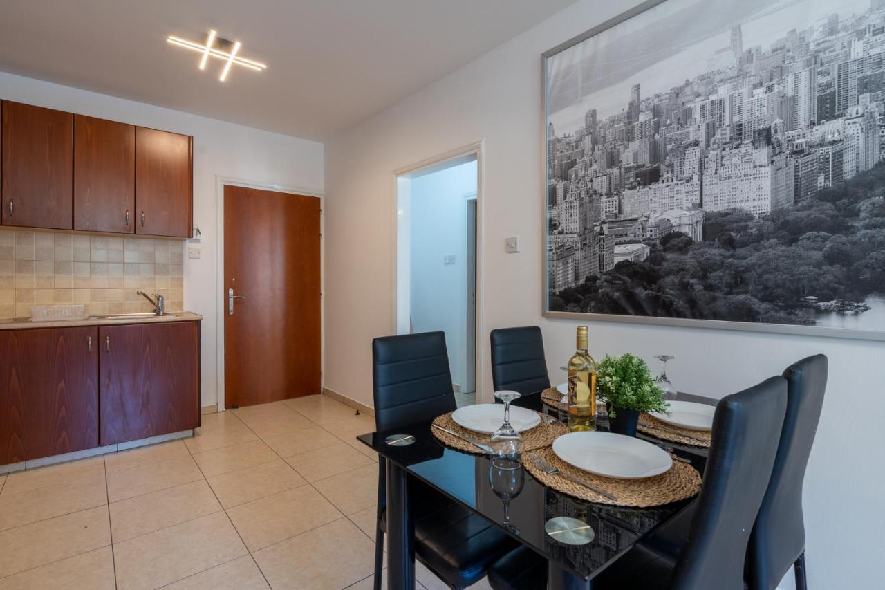 Mia 1-Bedroom Apartment In Larnaca Ngoại thất bức ảnh